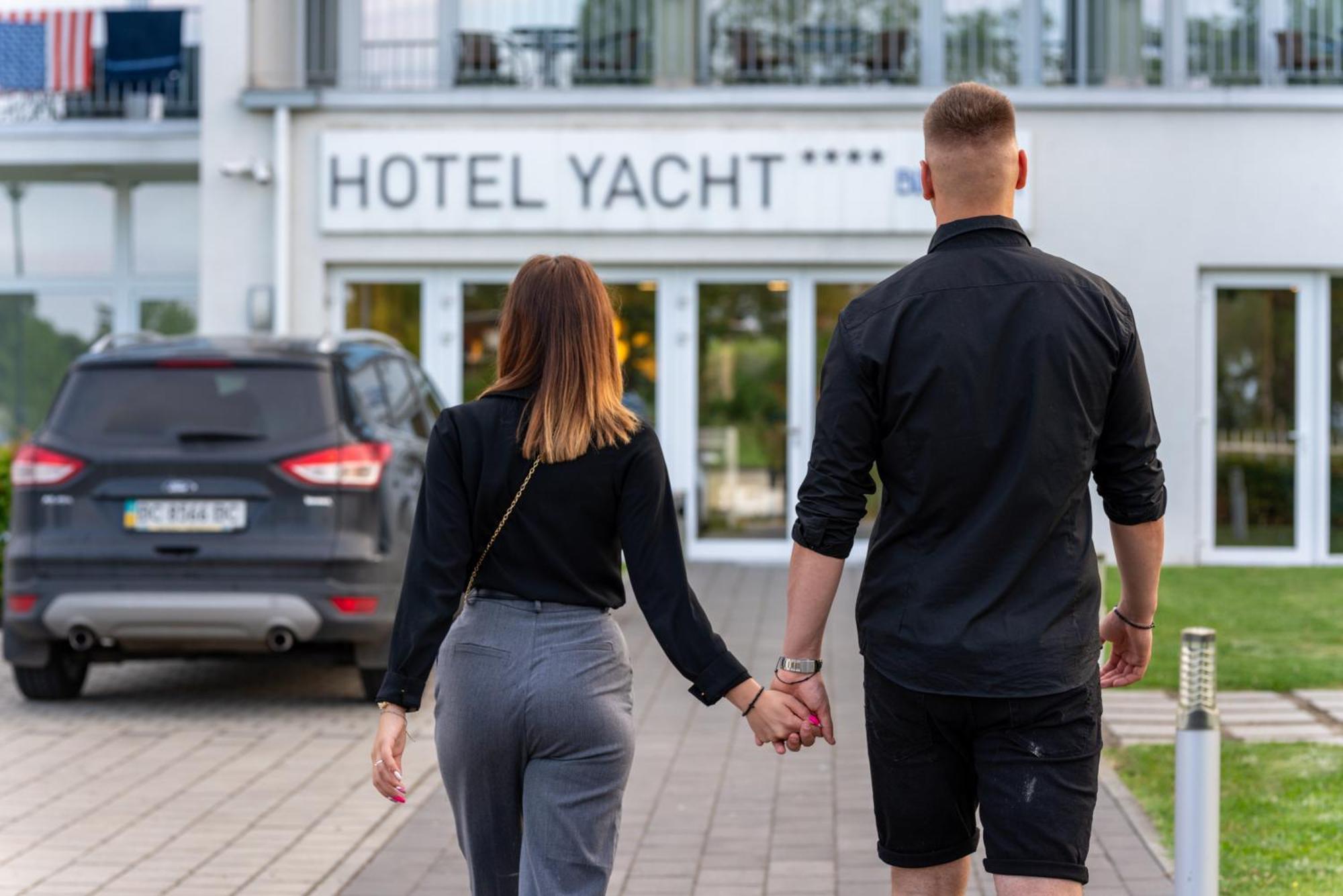 Hotel Yacht Wellness&Business Siófok Exterior foto